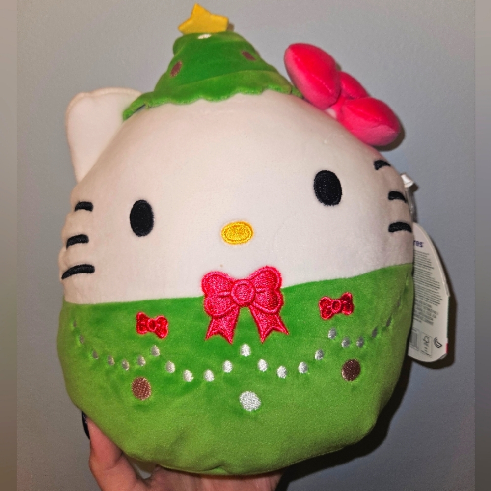 NWT Hello Kitty Christmas Tree 8“ Holiday Sanrio Squishmallow 🎄
